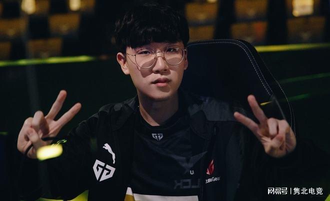 事奠定了坚 事奠定了坚